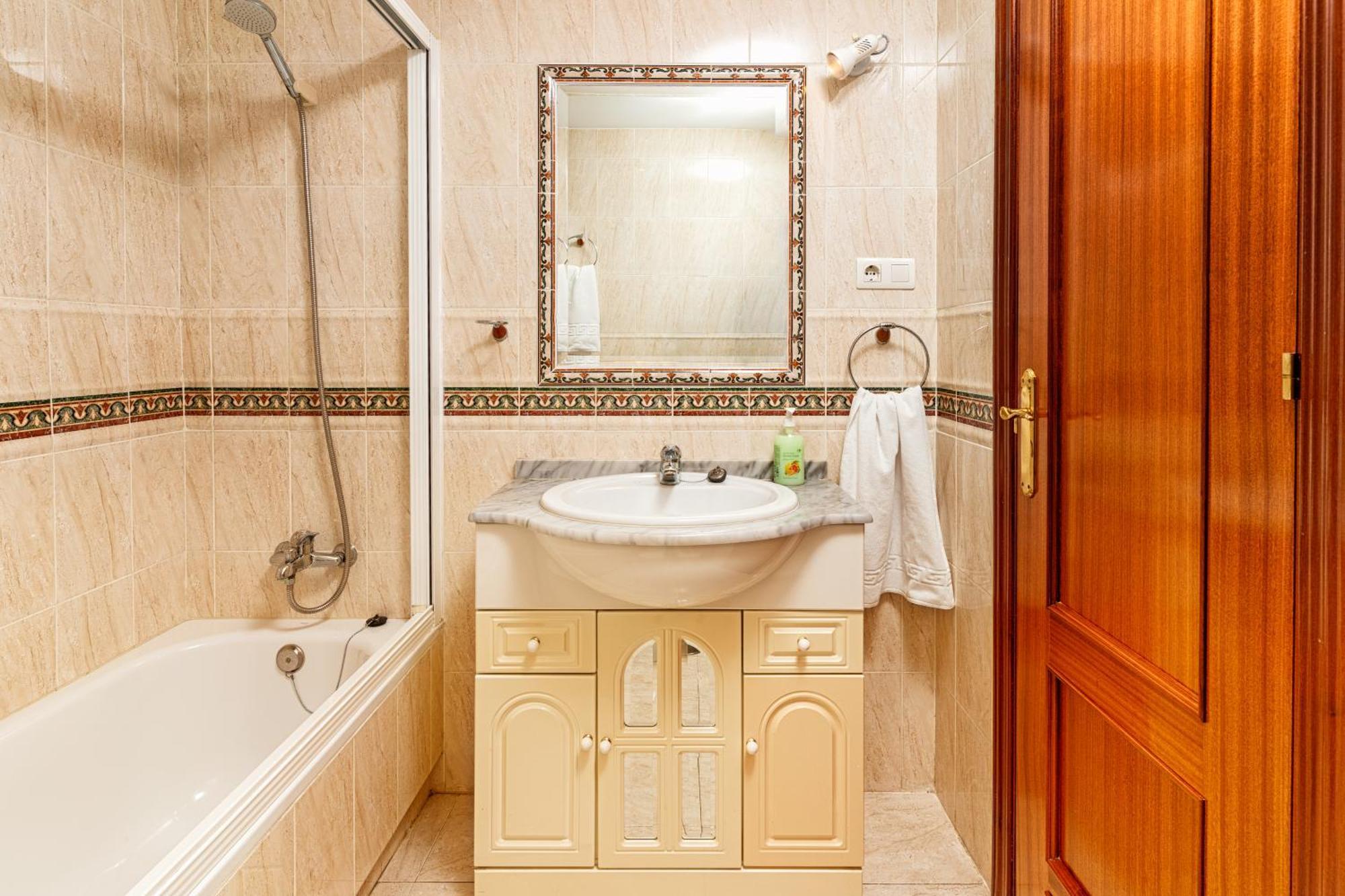 Casa Catalina Beach And Golf Apartment Estepona Bagian luar foto